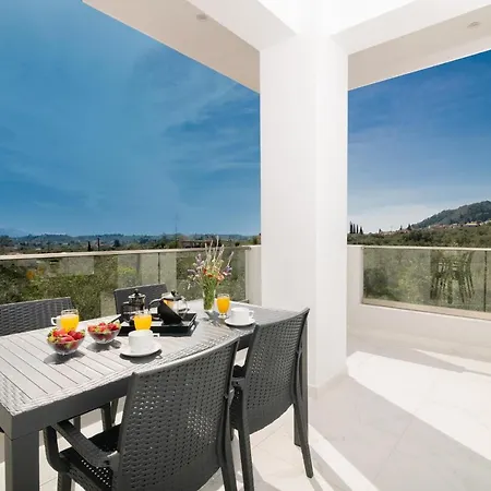 Royal View - Private Pool & Hot Tub Romirion