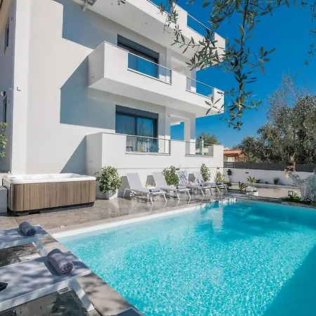 Royal View - Private Pool & Hot Tub * Romirion