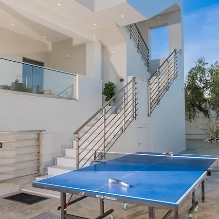 Royal View - Private Pool & Hot Tub Romirion