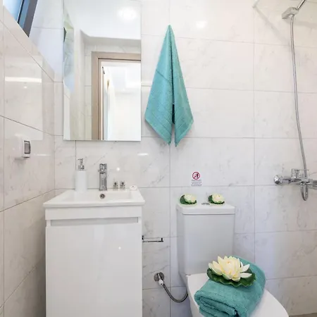 Royal View - Private Pool & Hot Tub 别墅 Romírion